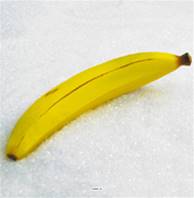 Bananes géantes factices x2 L 330x60 mm plastique soufflé