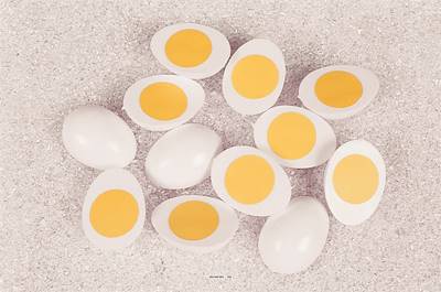 Demi œufs cuits factices x12 H 65x45 mm plastique soufflé