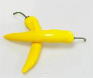 Piments jaunes factices x2 L 18 cm D 3 cm touché réel