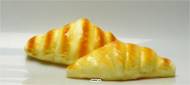 Croissant factices x2 L 160x90 mm touché réel